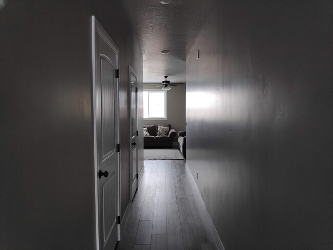 Building Photo - 404 W 1325 N