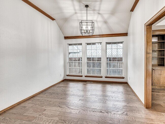 Building Photo - 4 Bedrooms - 3 Bathrooms - 3 Car Garage - ...