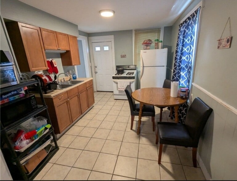 Building Photo - 197 Brooks Ave