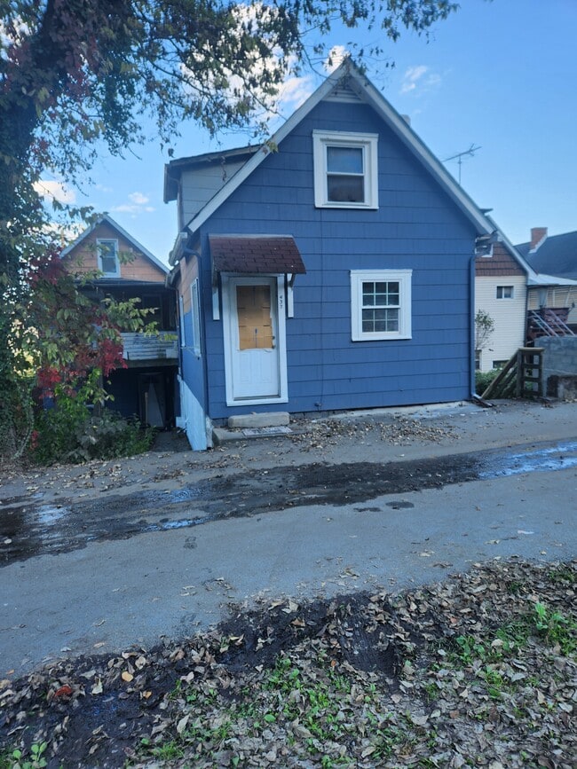 Building Photo - 437 Freeport Rd