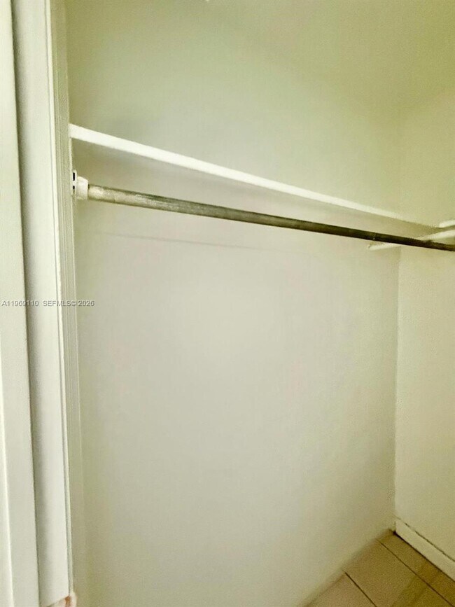 Building Photo - 1240 NE 12th Ave