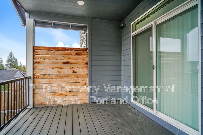 Building Photo - 1788 NE Gilbert Ln