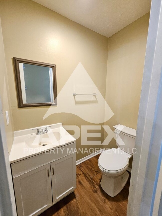 Building Photo - Nice 3Bd 1.5 Townhouse in WEST KNOX off Ce...