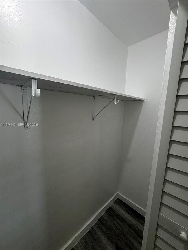 Building Photo - 2515 Polk St