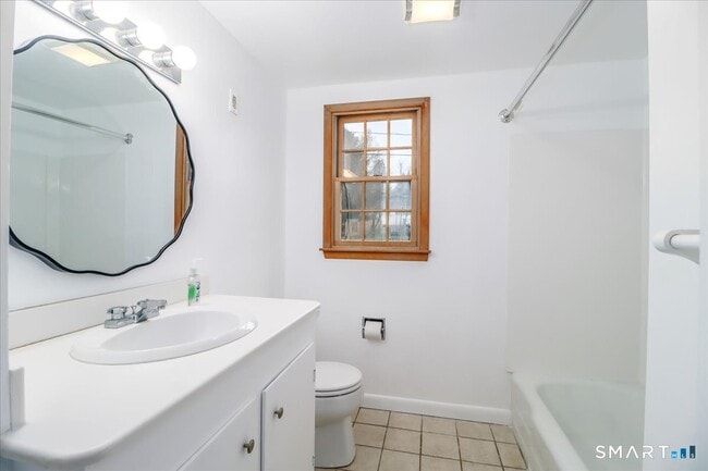 Building Photo - 10 Bonnybrook Dr