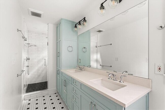 Building Photo - 259 Spence Ave SE