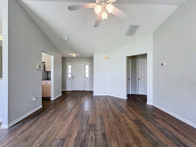 Building Photo - 424 Danube Dr