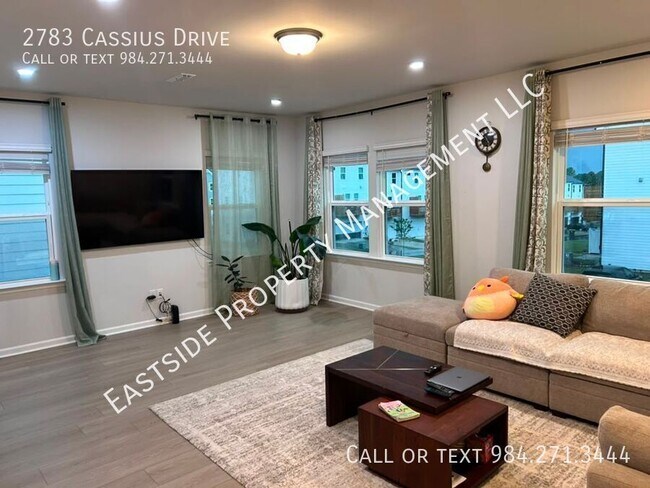 Building Photo - 2783 Cassius Dr