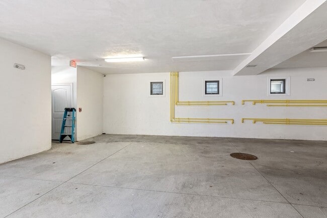 Building Photo - 15 Preble St