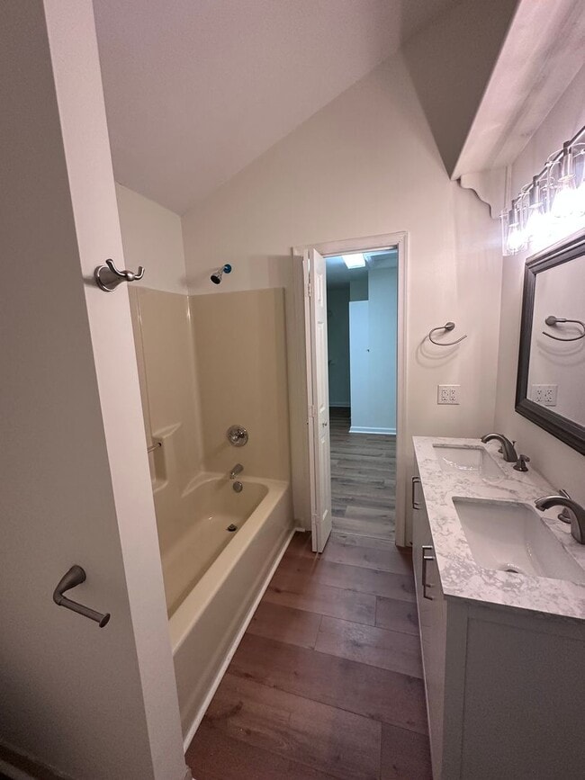 Building Photo - House for Rent