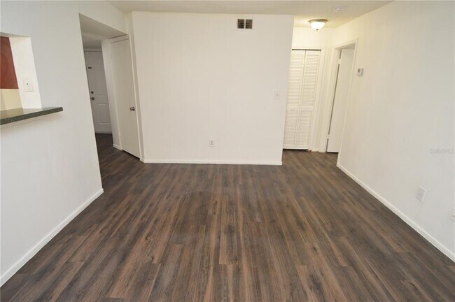 Building Photo - 8742 Mallard Reserve Dr