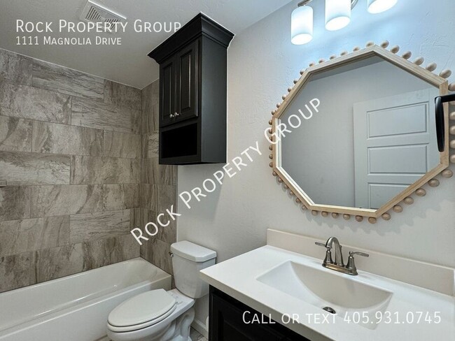 Building Photo - 1111 Magnolia Dr
