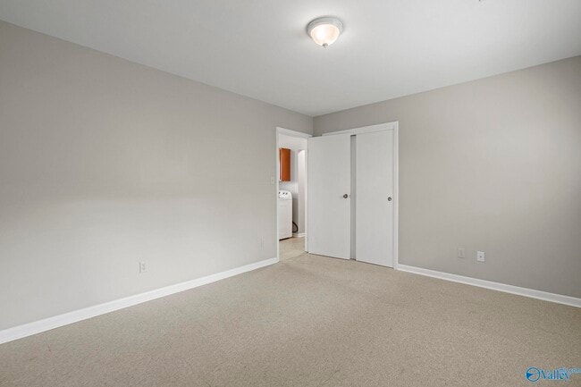 Building Photo - 1508 Owens Dr SE