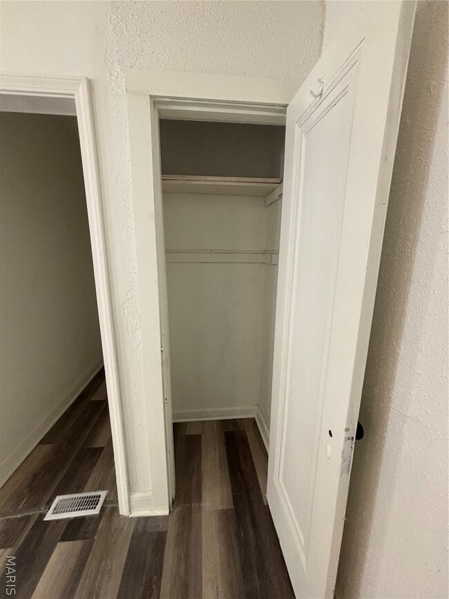 Building Photo - 6037 W Florissant Ave