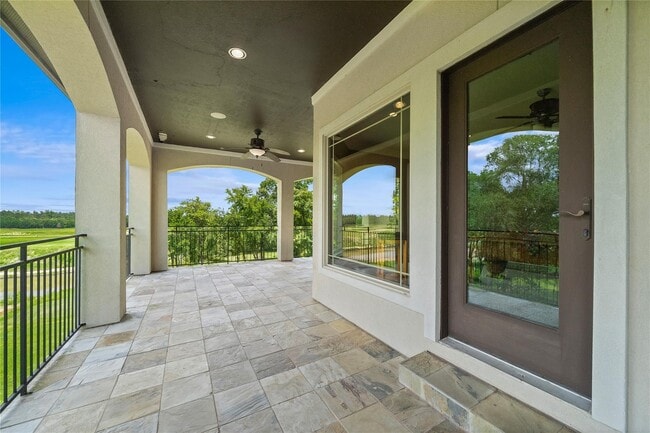 Building Photo - 19182 Grandview Point