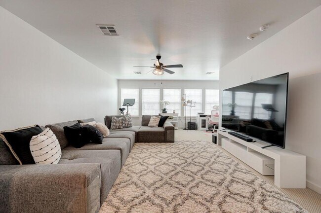 Building Photo - 4001 Stone Hl Ln