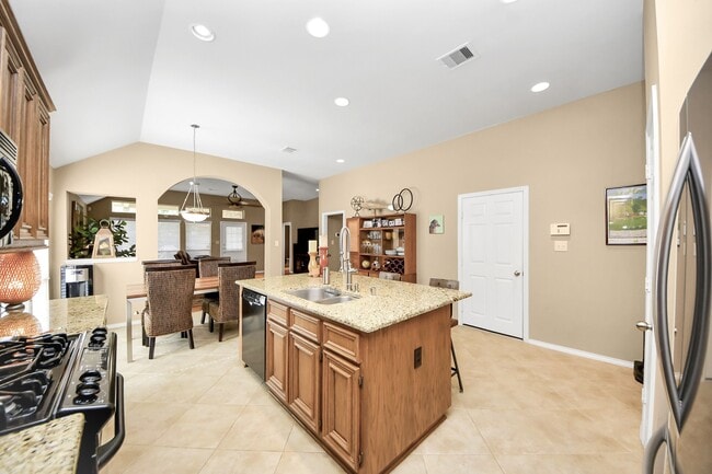 Building Photo - 28219 Crossprairie Dr