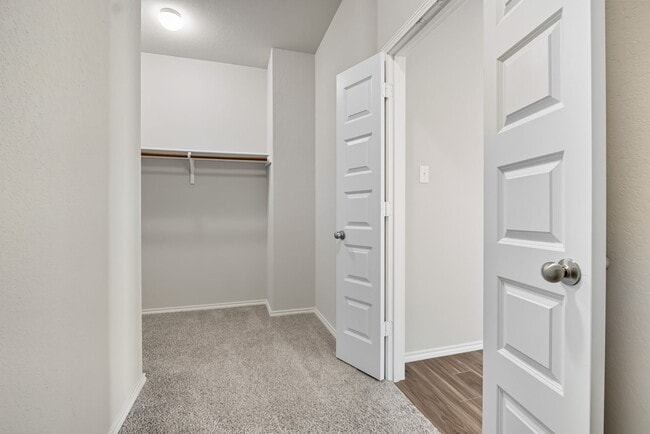 Building Photo - 5415 Moni Rock Dr