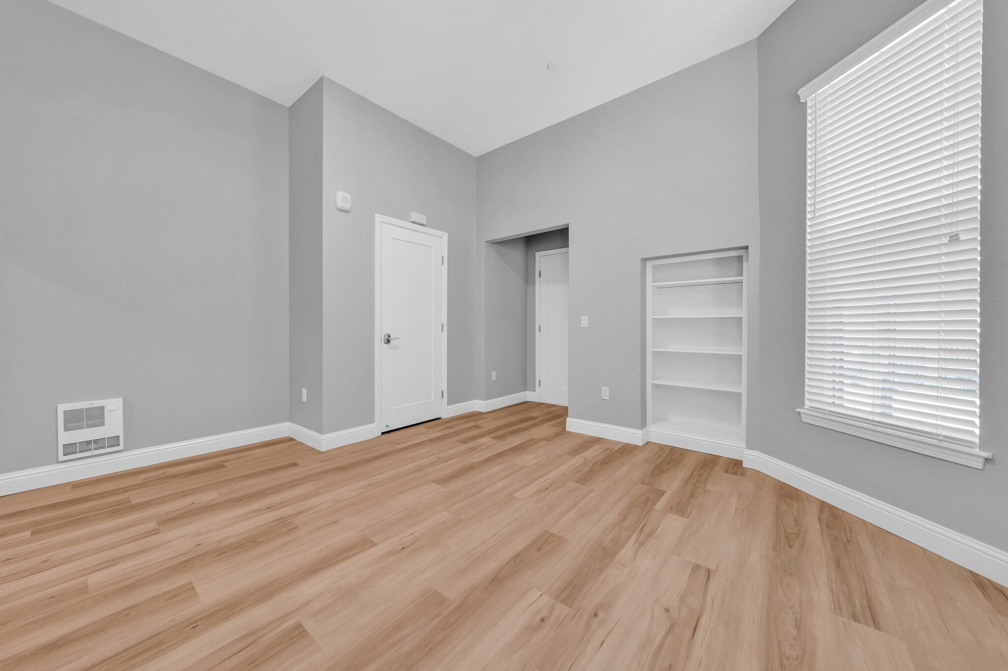 Building Photo - 2020 Dwight Way