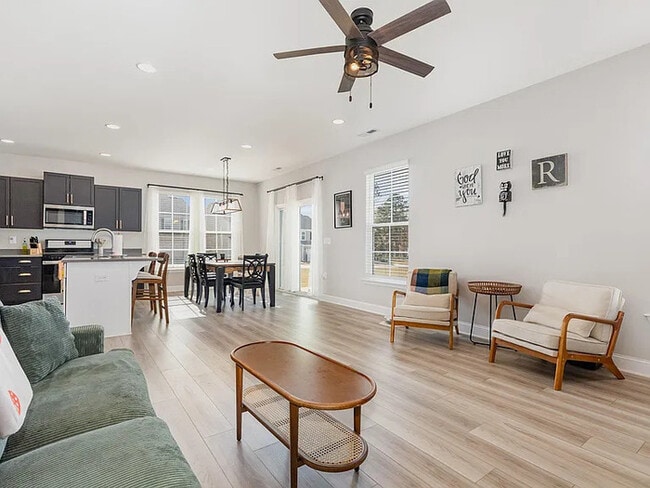 Building Photo - Earn Wealth While Leasing - Like a Homeowner - Lease to Own