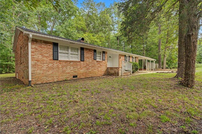 Building Photo - Ranch Home on Private lot in Chapel Hill