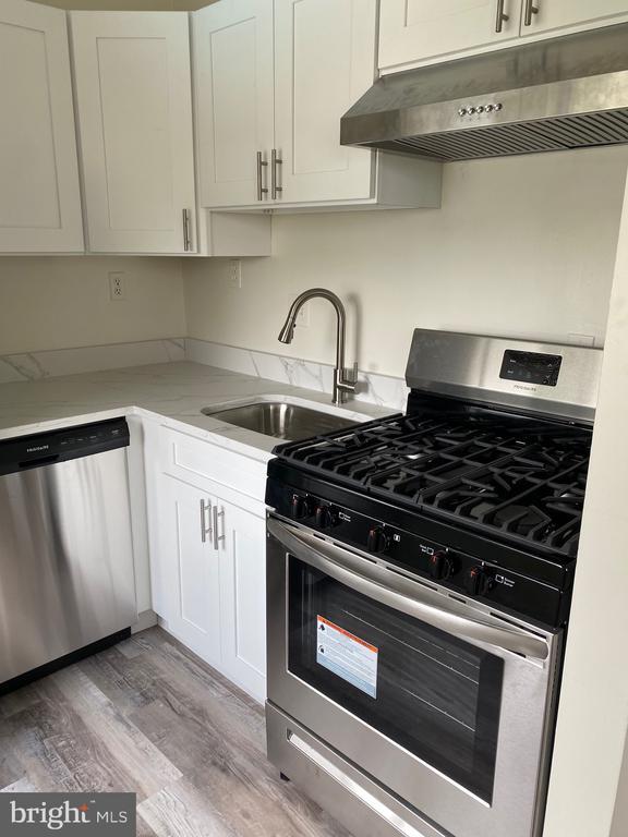 Building Photo - 3515 Washington Blvd