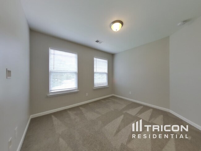 Building Photo - 4110 Tarnwood Pl