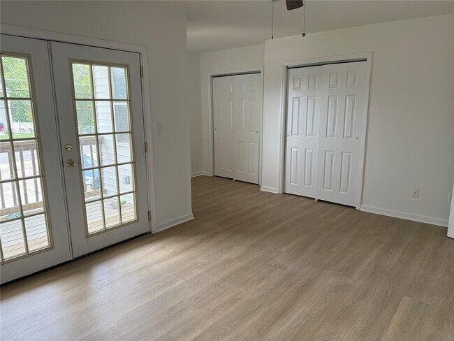 Building Photo - 724 Silver Lake-Scotchtown Rd