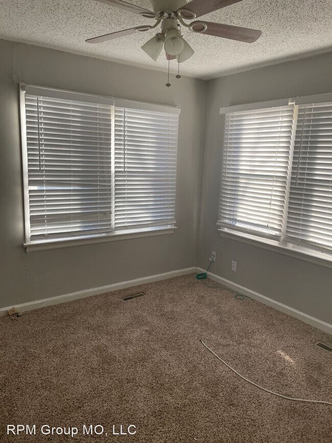 Building Photo - 4 br, 1.5 bath House - 1637 E Blaine Street