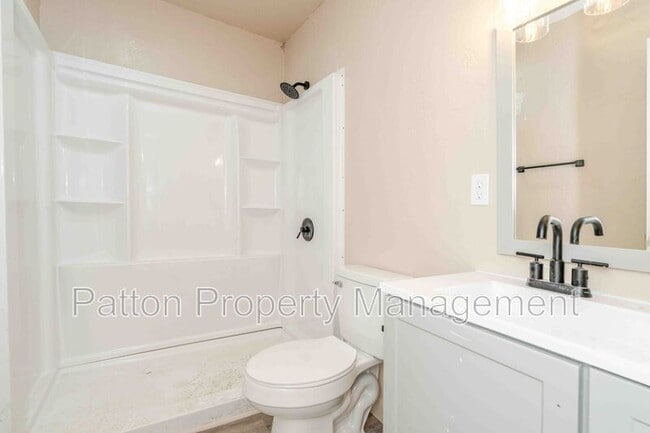 Building Photo - 1111 SW 13th Ave