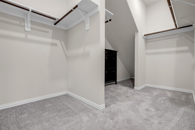 Building Photo - 28130 Aspen Horizon Dr