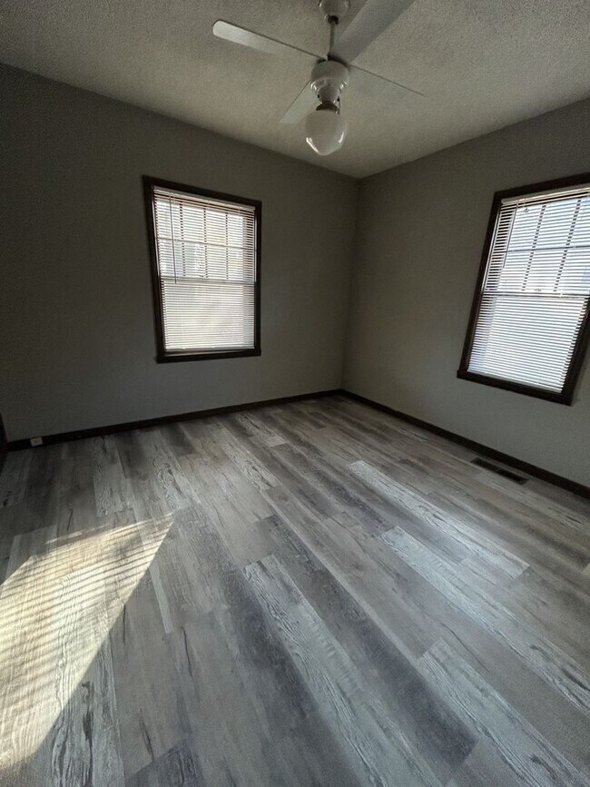 Building Photo - Very Nice 2BR/1BA House - Just Refreshed!