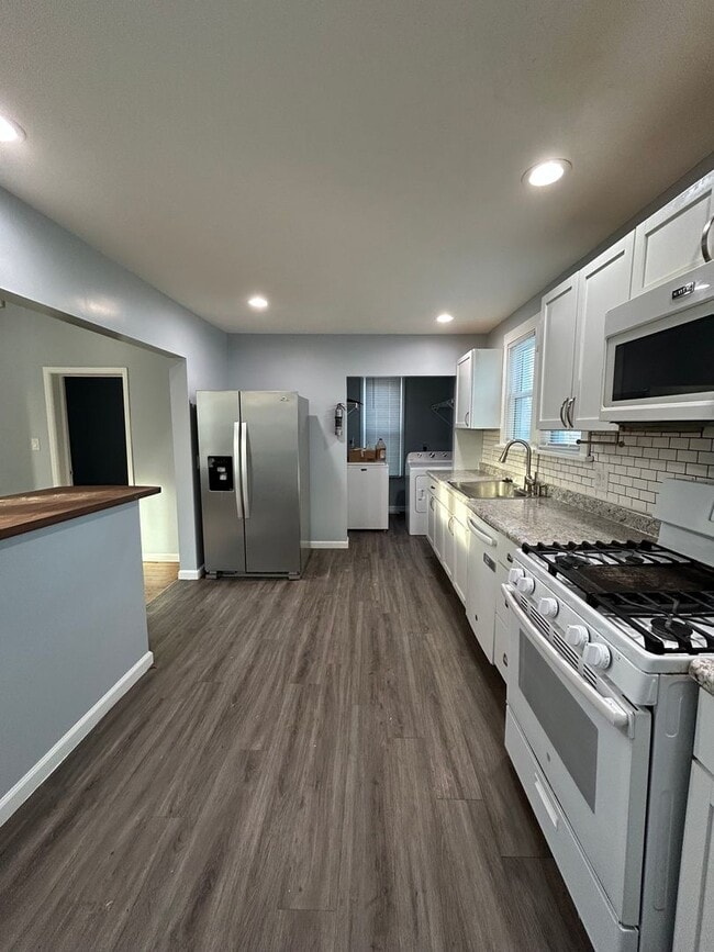 Building Photo - Coming Soon! Updated & Cozy 4-Bedroom Home