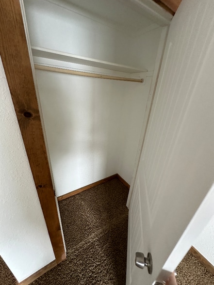 Building Photo - 705 Dakota St