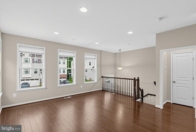 Building Photo - 7524 Holly Ridge Dr