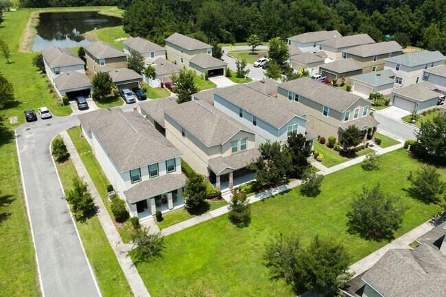 Building Photo - Beautiful 3/2.5 Energy Efficient Home in H...