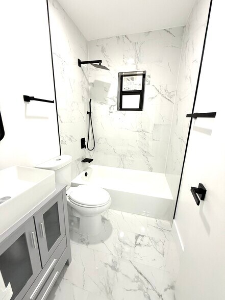 Building Photo - 209 NW 10th St