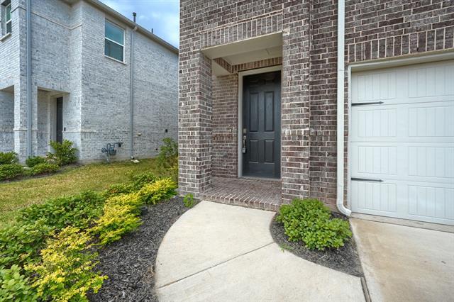 Building Photo - 724 Portina Dr