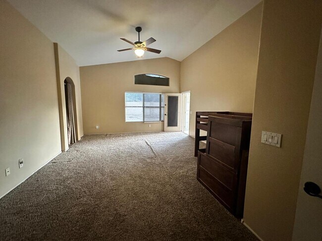 Building Photo - 3251 W Vista Bonita Dr