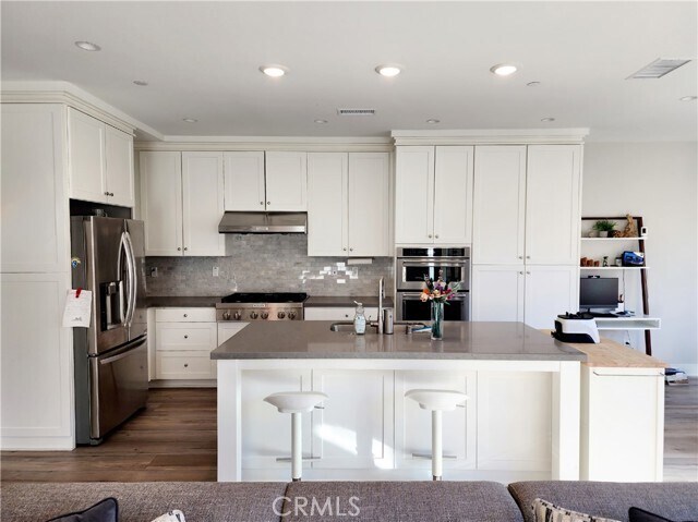 Building Photo - 109 Tritone