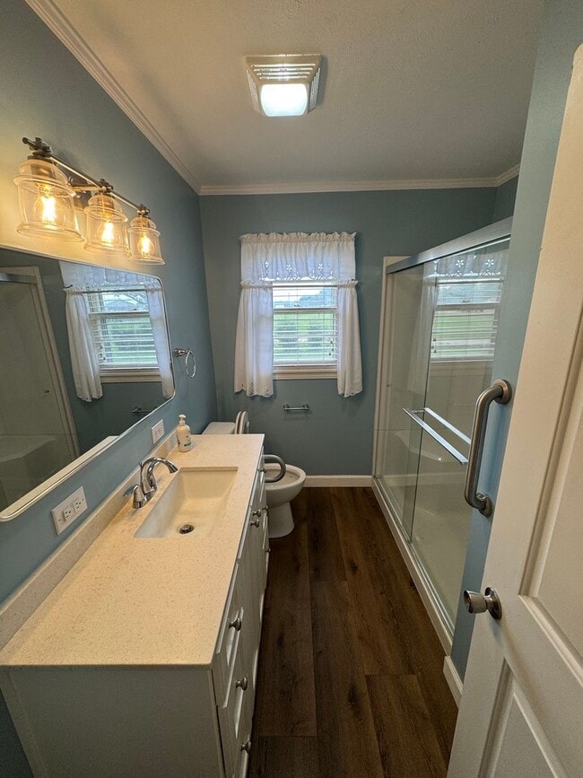 Building Photo - Prime Location! 2 Bed Home on Highway to M...