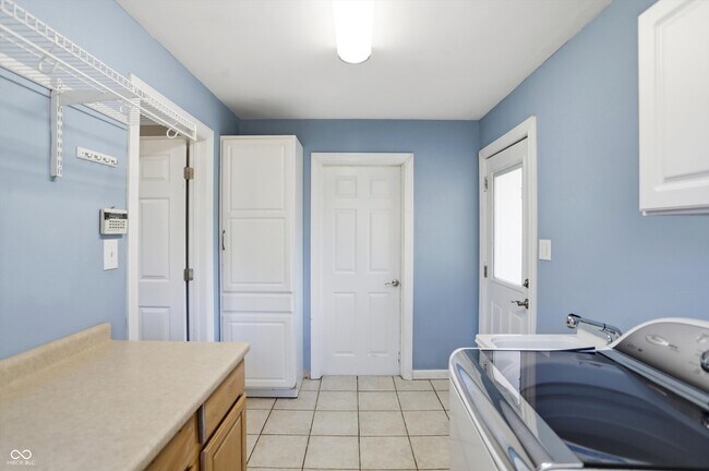 Building Photo - 7026 Spring Mill Rd