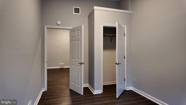 Building Photo - 105 S Morton Ave