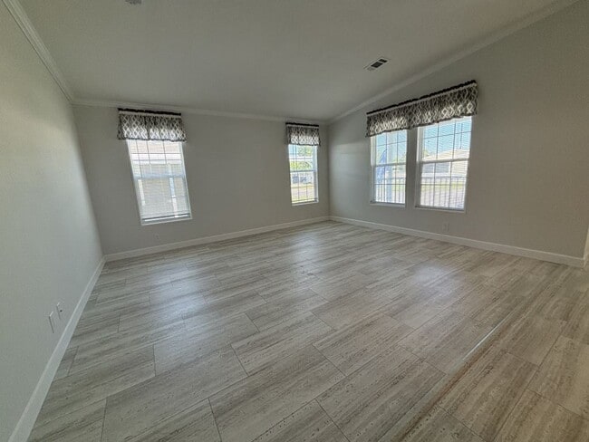 Building Photo - 2 Kimberly Ct