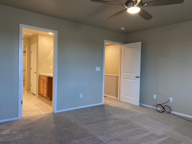 Building Photo - $300 Off 1st Month if Lease Starts by 5/1!