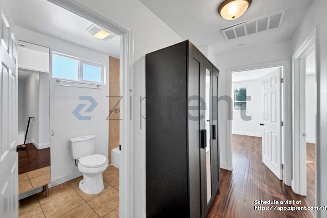 Building Photo - 1627 W 82nd St