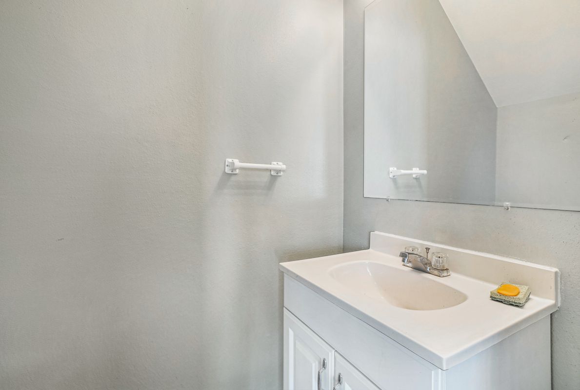 Building Photo - 4317 Downs St