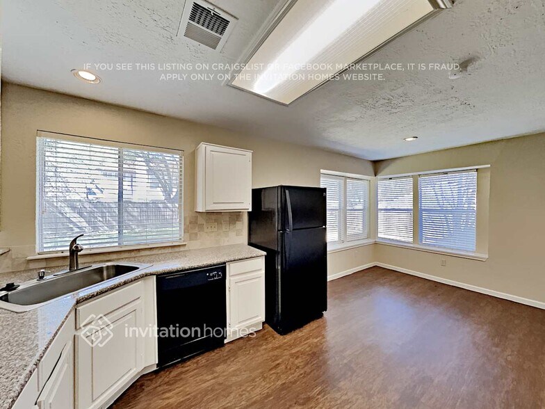 Building Photo - 12902 Skymeadow Dr