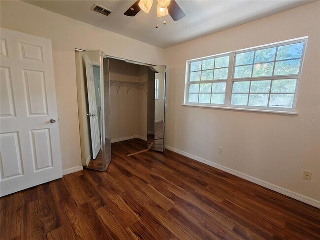 Building Photo - 620 SW 10th Ln
