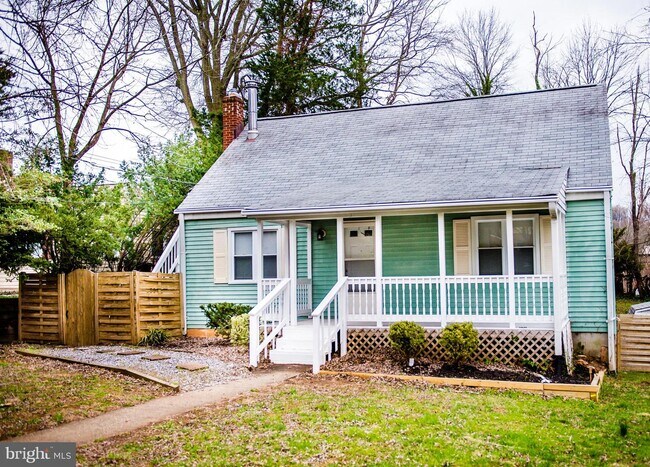 Building Photo - 521 Warren Rd